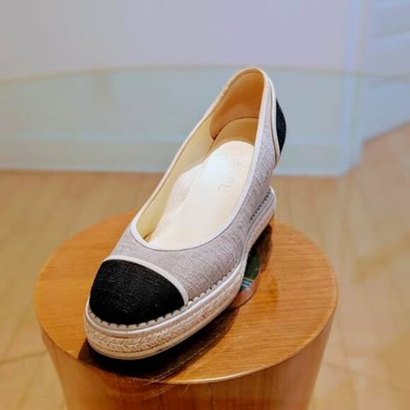 Chanel Two-Tone Espadrille Flats - Picture 4 of 5